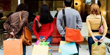 Άρση περιοριστικών μέτρων: Οδηγίες προστασίας σε μικρά καταστήματα, κομμωτήρια, κέντρα αισθητικής, νοσοκομεία