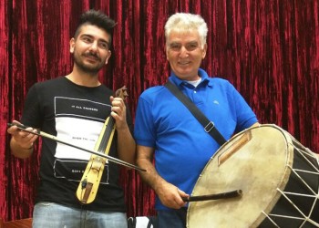 Μιλώντας με τους οργανοπαίχτες της Ευξείνου Λέσχης Αλμωπίας