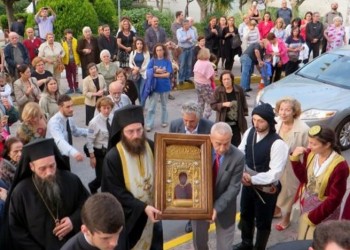 Λαμπρή υποδοχή της εικόνας της Παναγίας Σουμελά στο Βύρωνα (βίντεο)