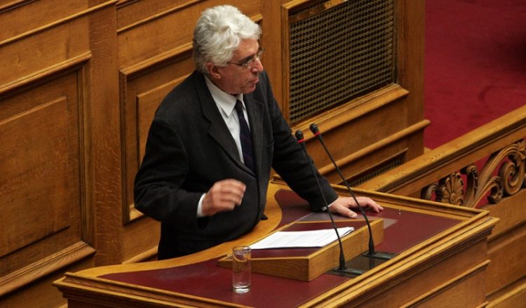 Έρχεται το σύμφωνο συμβίωσης για τα ομόφυλα ζευγάρια