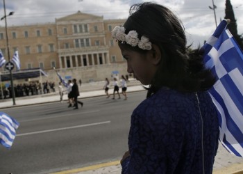 Πλήθος κόσμου στη μαθητική παρέλαση της Αθήνας