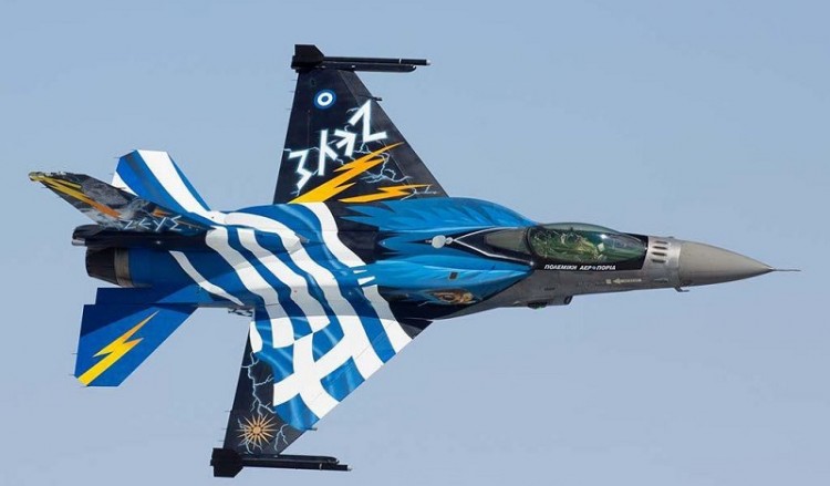 Μεγαλειώδης η στρατιωτική παρέλαση στη Θεσσαλονίκη για το «ΟΧΙ» (βίντεο)