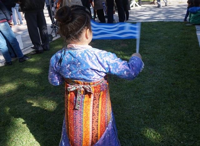 Οι μικροί Πόντιοι Πειραιά-Κερατσινίου-Δραπετσώνας ζεσταίνουν καρδιές (φωτο, βίντεο)