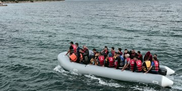 Ένα παιδί νεκρό μετά από ανατροπή βάρκας στη Λέσβο