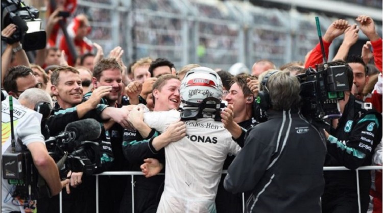 F1: Ο Χάμιλτον νίκησε στο Σότσι και είναι αγκαλιά με τον τίτλο