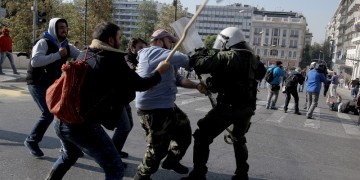Χημικά και ξύλο στο παναγροτικό συλλαλητήριο (φωτο-βίντεο)