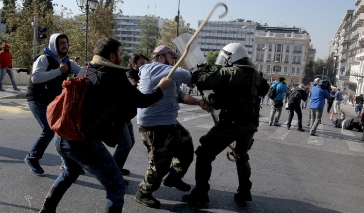Χημικά και ξύλο στο παναγροτικό συλλαλητήριο (φωτο-βίντεο)