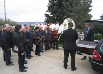 Συνοδεία ποντιακής λύρας η κηδεία του Ερμή Μουρατίδη