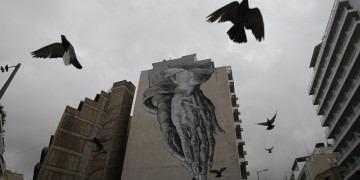 В Афинах арестовали трех граждан США за граффити на поездах