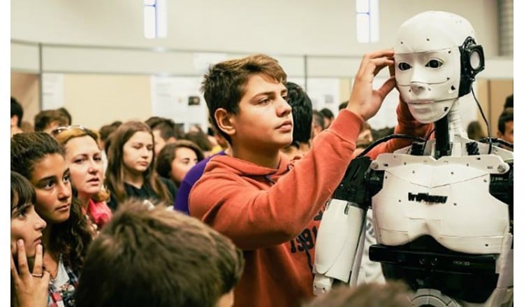 Ένας 15χρονος από την Καβάλα και το ανθρωποειδές... δημιούργημά του