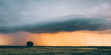 Άστατος καιρός σήμερα: Βροχές και καταιγίδες, κατά διαστήματα ισχυρές