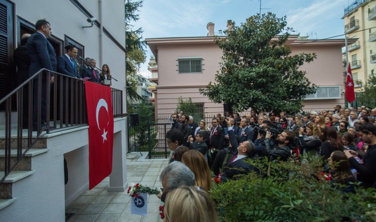 Χιλιάδες Τούρκοι στη Θεσσαλονίκη για την 77η επέτειο θανάτου του Κεμάλ