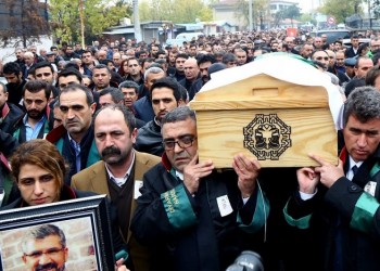 Βαρύ πένθος στην κηδεία του προέδρου του δικηγορικού συλλόγου του Ντιγιάρμπακιρ