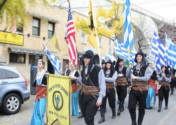 Η ποντιακή κοινότητα Νέας Υόρκης παρέλασε με ελληνικές σημαίες στην επέτειο του «ΟΧΙ» (φωτο)