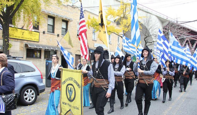 Η ποντιακή κοινότητα Νέας Υόρκης παρέλασε με ελληνικές σημαίες στην επέτειο του «ΟΧΙ» (φωτο)