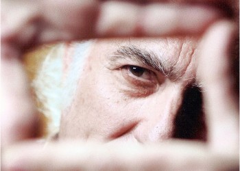 Νίκος Καβουκίδης: Ένα ταξίδι 60 χρόνων πίσω από την κάμερα (βίντεο)