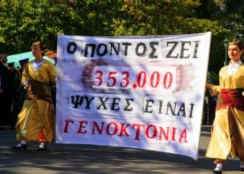 Με ένα χειροκρότημα, βουλευτής του ΣΥΡΙΖΑ αδειάζει τον Φίλη