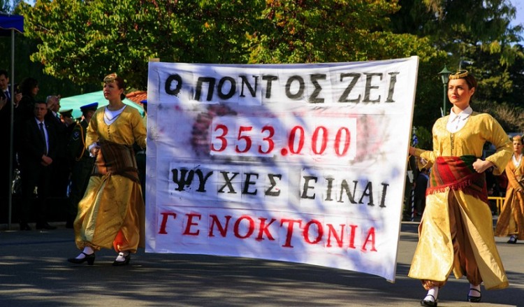 Με ένα χειροκρότημα, βουλευτής του ΣΥΡΙΖΑ αδειάζει τον Φίλη