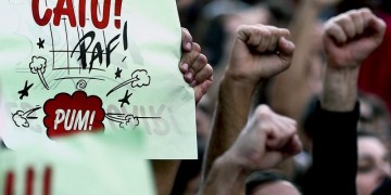 Πορτογαλία: Τα κόμματα της αριστεράς έριξαν την κυβέρνηση