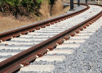 Δέντρο έπεσε σε βαγόνι του ΗΣΑΠ
