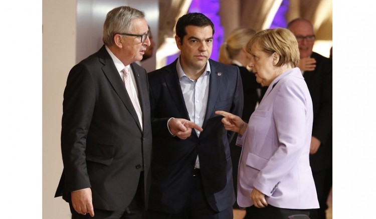Τσίπρας: Εμείς φτιάχνουμε κέντρα υποδοχής και οι άλλοι φράχτες
