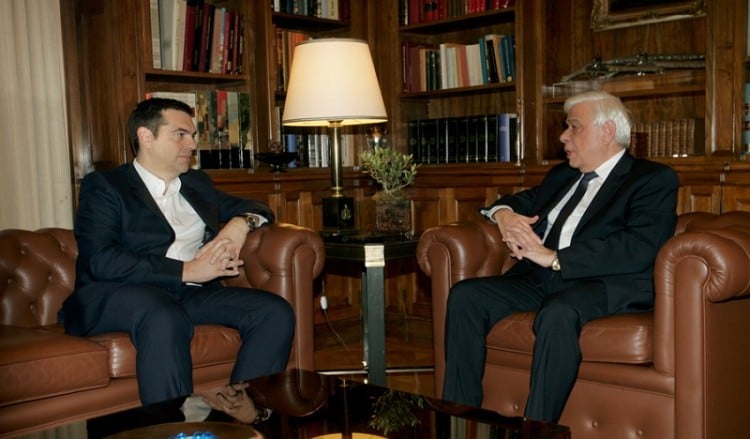 Κοντά σε νέου τύπου κυβέρνηση – Τι βγήκε από τη συνάντηση Τσίπρα-Παυλόπουλου