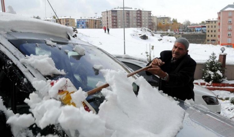 Первый снегопад наступающей зимы в Понте (фото)