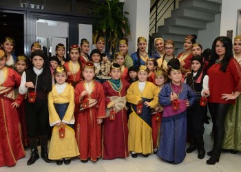 Ο «Φάρος» Αγίας Βαρβάρας ευχήθηκε με τον δικό του τρόπο καλές γιορτές (φωτο)