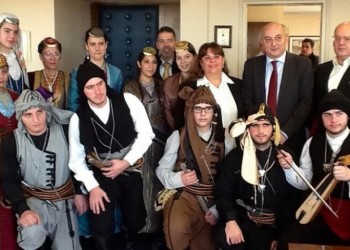 Понтийские рождественские колядки в МИДе Греции