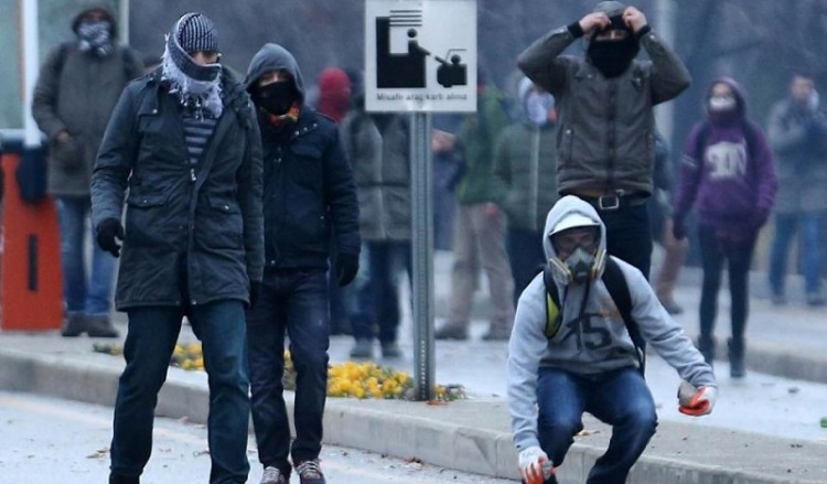 Άγκυρα: Συγκρούσεις μεταξύ αστυνομικών και φιλοκούρδων διαδηλωτών