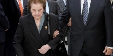 Απεβίωσε η Αθηνά Καραμανλή