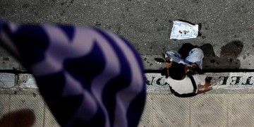Guardian: Τα ελληνικά προγράμματα διάσωσης τελείωσαν αλλά ήταν κολοσσιαία αποτυχία 2