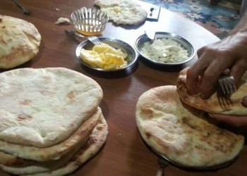 Στα Σούρμενα λένε καλημέρα με ποντιακό πρωινό! (φωτο)