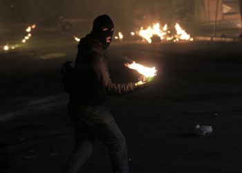 Τραυματίες, καταστροφές και συλλήψεις στην πορεία για τον Αλέξη Γρηγορόπουλο (βίντεο)