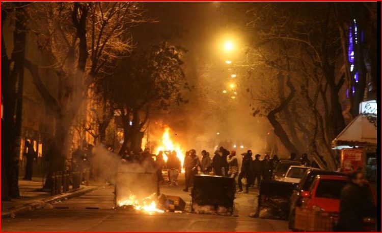 Επτά συλλήψεις για επεισόδια στα Εξάρχεια