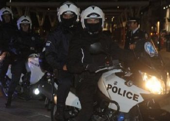 Εξαρθρώθηκε σπείρα ανηλίκων που λήστευε πεζούς και οδηγούς στην περιοχή των Αχαρνών