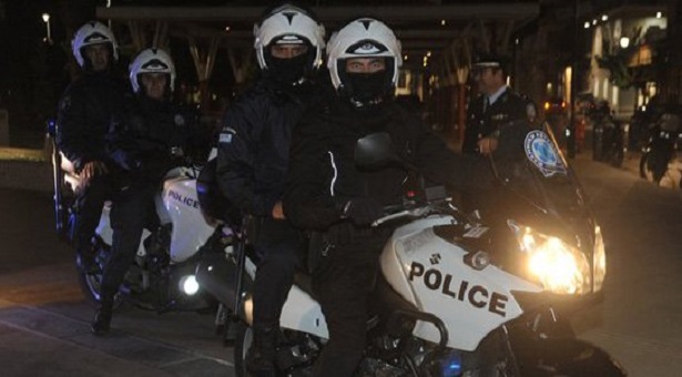 Εξαρθρώθηκε σπείρα ανηλίκων που λήστευε πεζούς και οδηγούς στην περιοχή των Αχαρνών