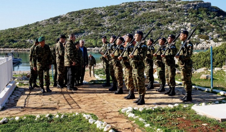 Σε ακριτικά νησιά ο Πάνος Καμμένος μαζί με τον αρχηγό ΓΕΣ Βασίλη Τελλίδη (φωτο)