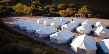 Ένας ηλεκτρονικός υπολογιστής στο μικροσκόπιο των Αρχών για τη δράση τεσσάρων ΜΚΟ στη Λέσβο