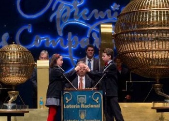 Ισπανία: Σενεγαλέζος πρόσφυγας μεταξύ των νικητών του χριστουγεννιάτικου λαχείου