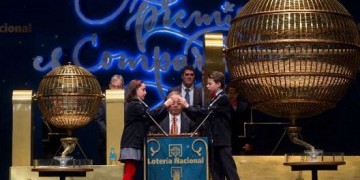 Ισπανία: Σενεγαλέζος πρόσφυγας μεταξύ των νικητών του χριστουγεννιάτικου λαχείου