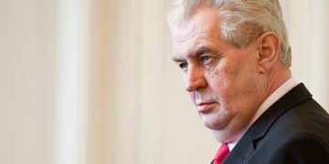 Ζέμαν: Μετανάστες σε ελληνικά νησιά για μείωση του χρέους