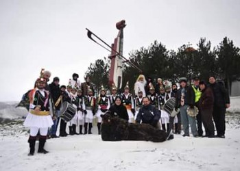 Παραμονή και ανήμερα της Πρωτοχρονιάς στα Αλωνάκια βγαίνουν οι Μωμόγεροι - Cover Image
