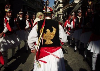 Οι Μωμόγεροι, τα Ρουγκατσιάρια, το έθιμο της Πατερίτσας και τα Ραγκουτσάρια Καστοριάς