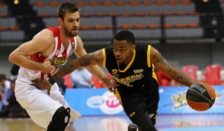 Basket League: Ολυμπιακός - ΑΕΚ 79-71