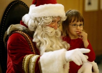 Οι εφοριακοί δεν κάνουν δώρα ούτε στον… Άγιο Βασίλη