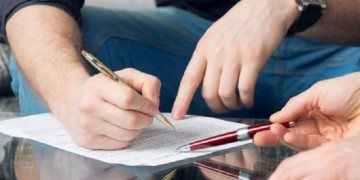 Στη Βουλή το νομοσχέδιο για το «σύμφωνο συμβίωσης» και στα ομόφυλα ζευγάρια
