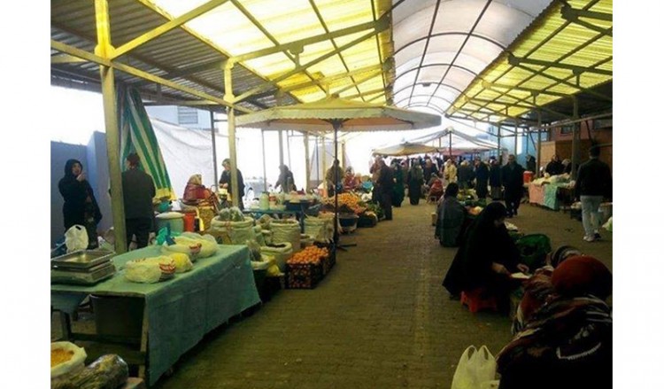 Η λαϊκή αγορά στα Σούρμενα του Πόντου (φωτο)