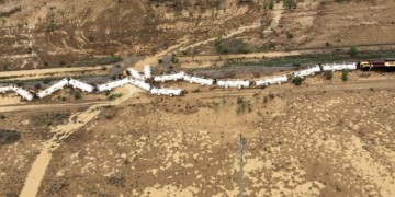Εκτροχιάστηκε τρένο με θειικό οξύ στην Αυστραλία (βίντεο)
