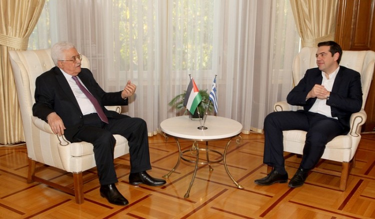 Τσίπρας προς Αμπάς: Μπορούμε να παίξουμε το ρόλο της γέφυρας στο Παλαιστινιακό